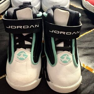 Jordan Toddler High-Top Sneakers in White, Black & Mint